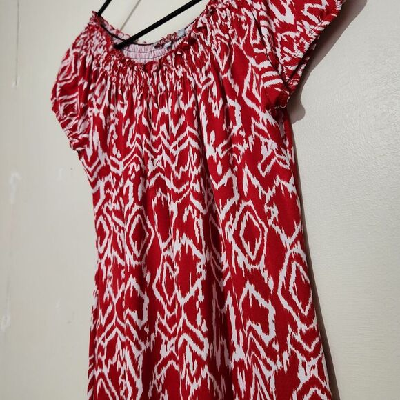 CAROL ROSE  Top Women Size Medium Red Short Sleeve Ruffle Wide Neck Relax Fit - Picture 3 of 10